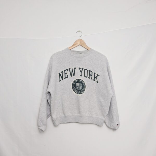 America Today New York Crewneck Sweatshirt - Women’s Xs - Grey